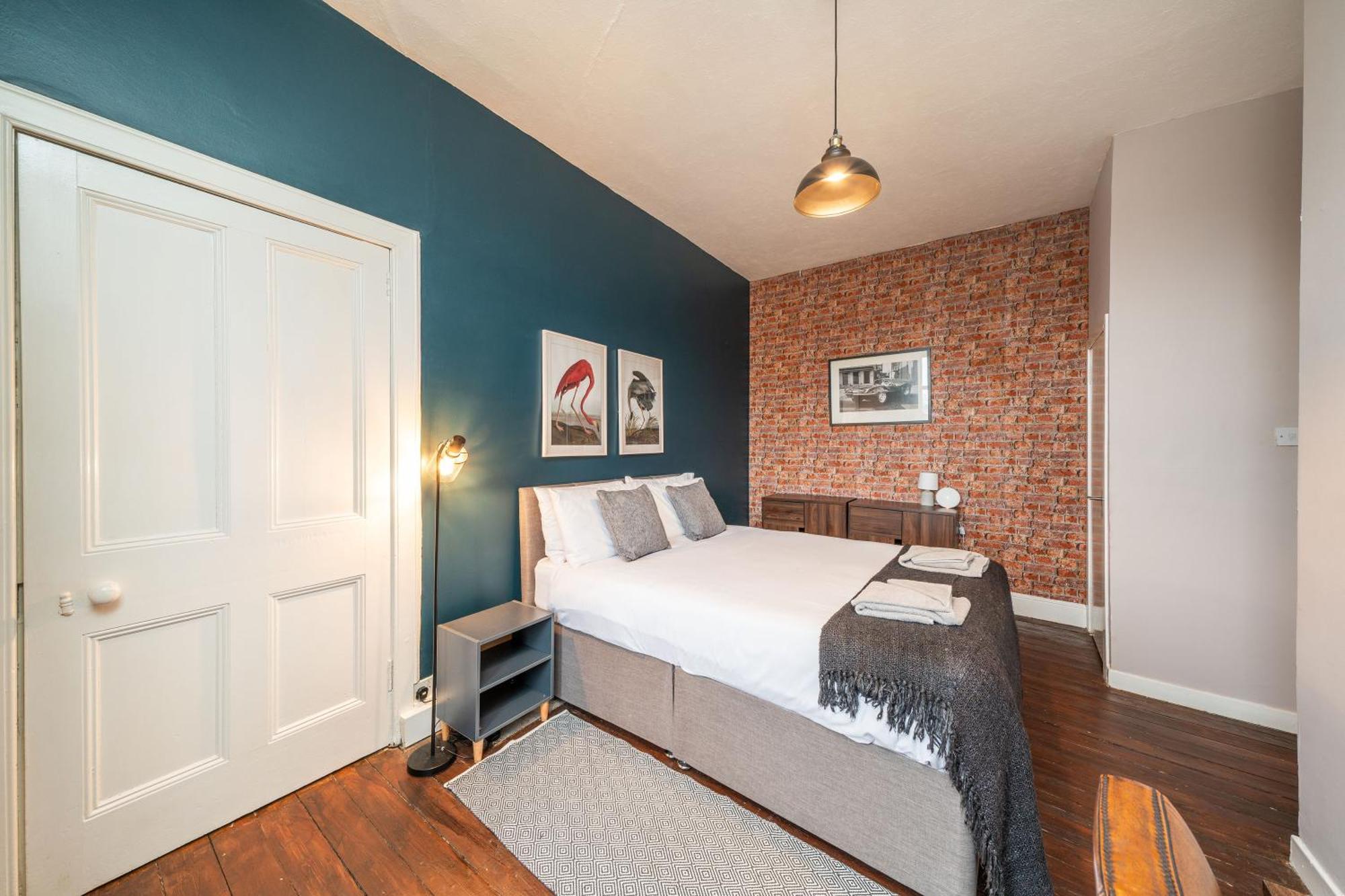 - Industrial Apartment